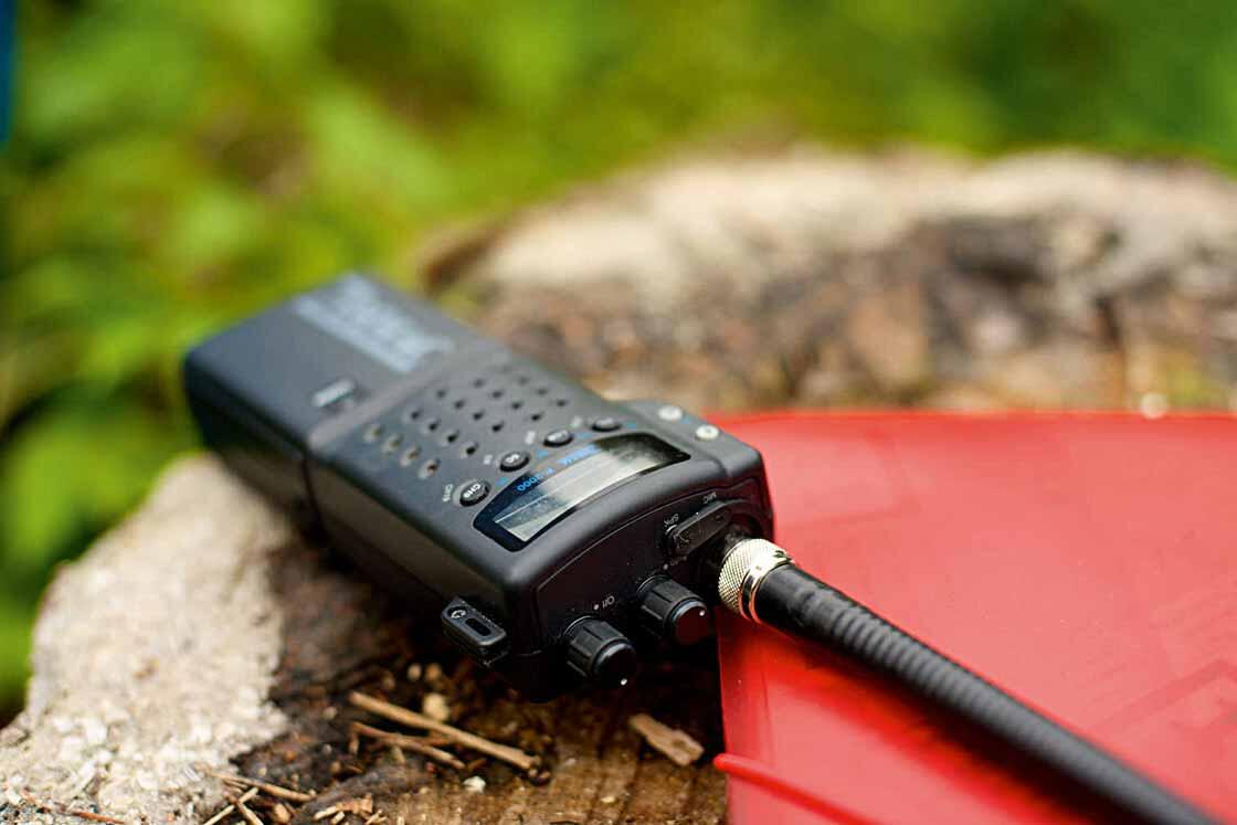 Det fonetiske alfabetet blir fortsatt mye brukt, spesielt når du snakker på en dårlig radio eller mobillinje.